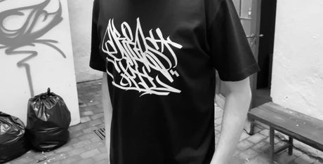 MONOCHROME ER LANDET!